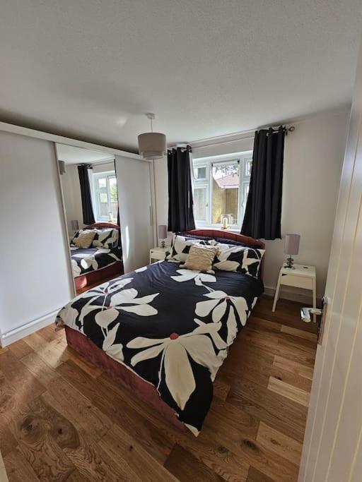 Comfortable Two Bedroom Flat Okręg wyborczy Hove Zewnętrze zdjęcie